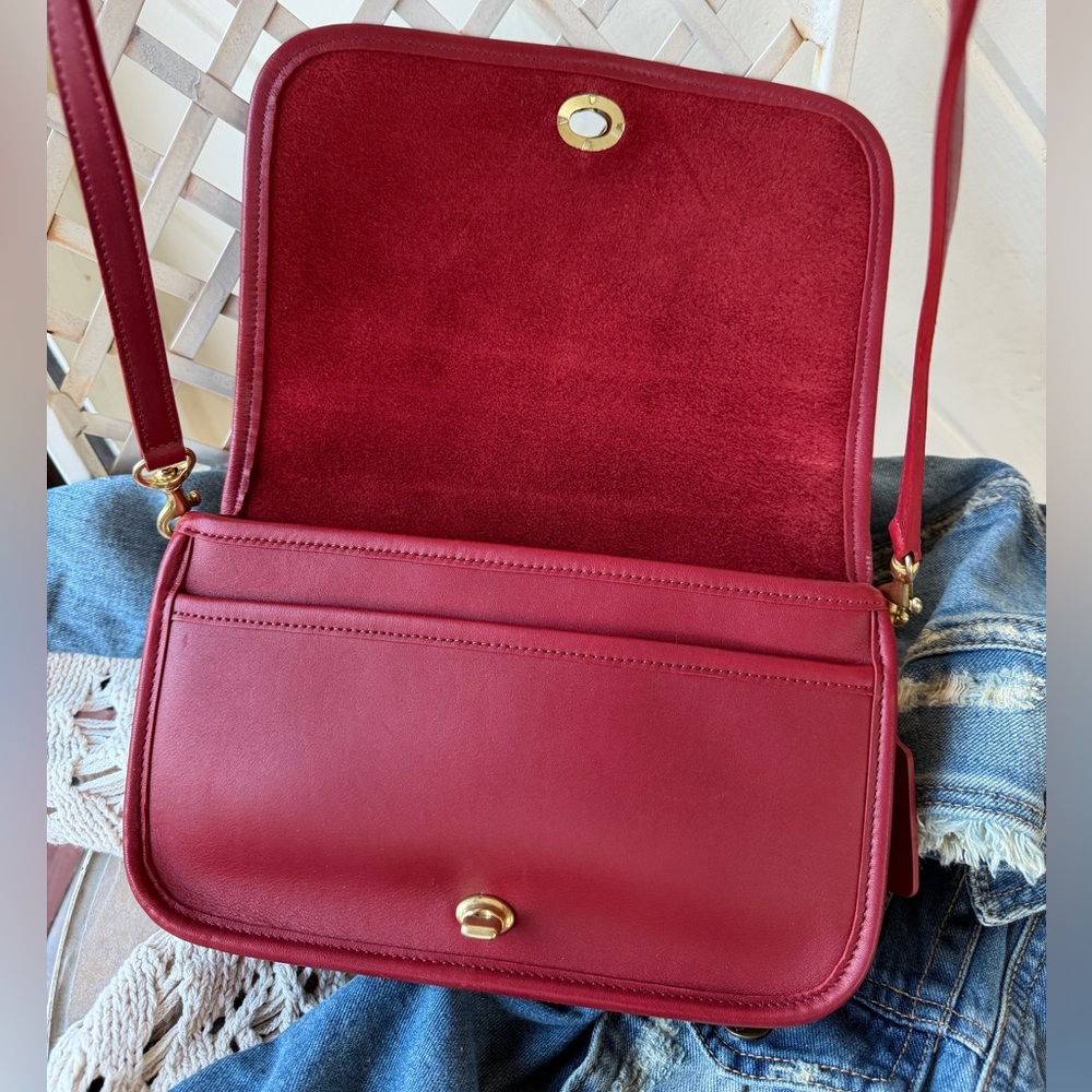 VINTAGE COACH RED LEATHER PENNY POCKET BAG
Style # 9755 - Picture 8 of 17